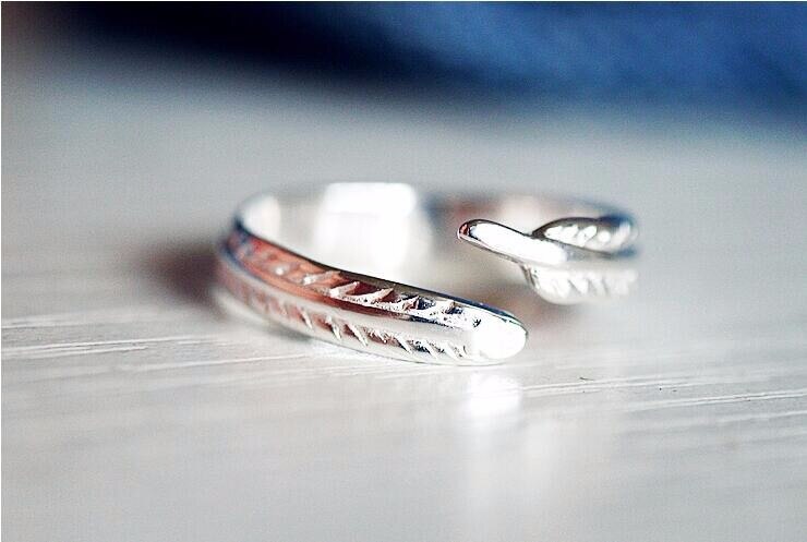 Victoria's Vogue Korean Version Of The Fashion  925 Sterling Silver Jewelry Leaf Not Allergic Beauty Feathers Opening Rings