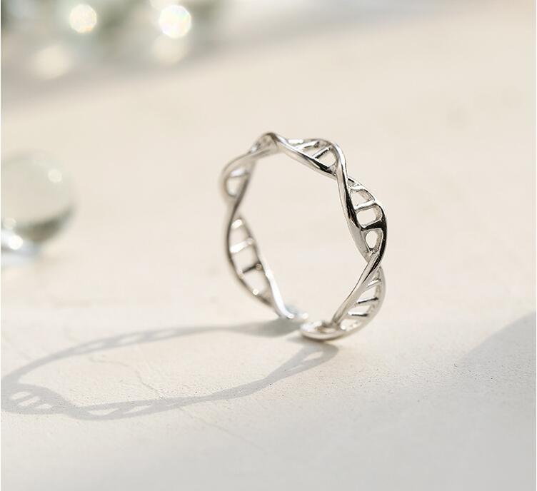 Victoria's Vogue Creative Female Fashion Personality 925 Sterling Silver Jewelry Twist Geometry Hollow Exquisite Opening Rings