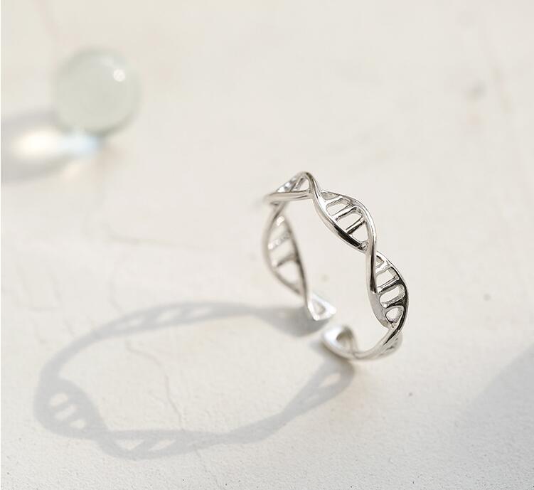 Victoria's Vogue Creative Female Fashion Personality 925 Sterling Silver Jewelry Twist Geometry Hollow Exquisite Opening Rings