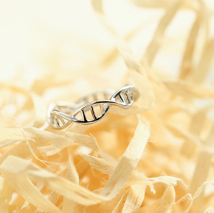 Victoria's Vogue Creative Female Fashion Personality 925 Sterling Silver Jewelry Twist Geometry Hollow Exquisite Opening Rings