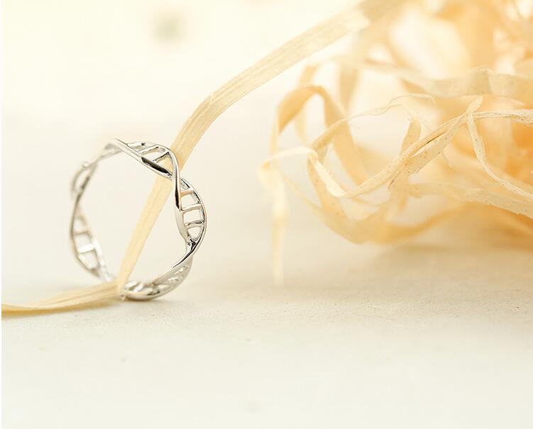 Victoria's Vogue Creative Female Fashion Personality 925 Sterling Silver Jewelry Twist Geometry Hollow Exquisite Opening Rings