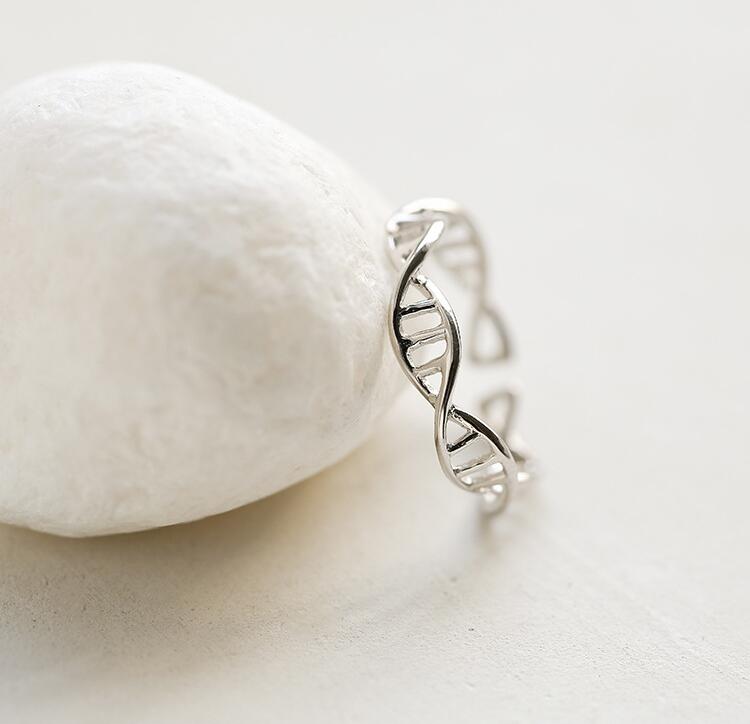 Victoria's Vogue Creative Female Fashion Personality 925 Sterling Silver Jewelry Twist Geometry Hollow Exquisite Opening Rings