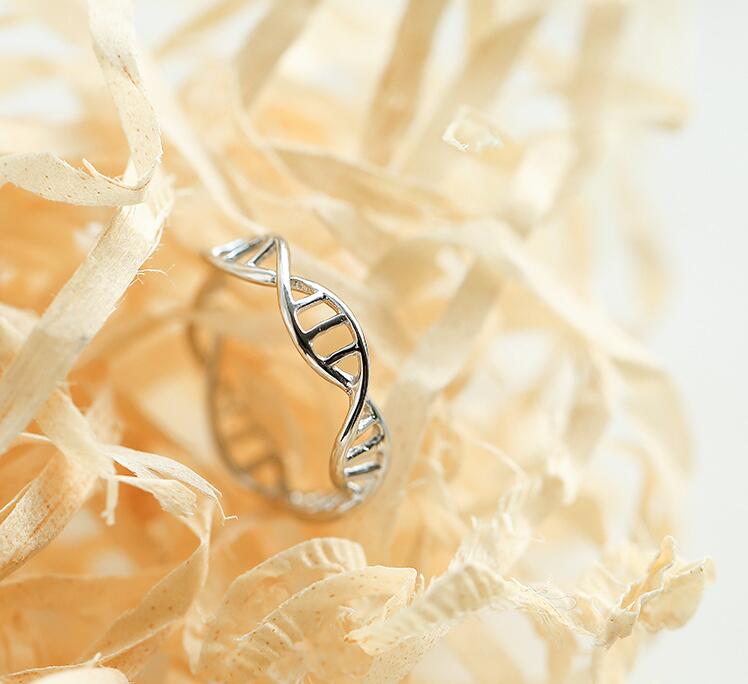 Victoria's Vogue Creative Female Fashion Personality 925 Sterling Silver Jewelry Twist Geometry Hollow Exquisite Opening Rings