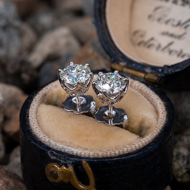 Victoria's Vogue Real 0.5-1 Carat D Color Moissanite Stud Earrings For Women Top Quality 100% 925 Sterling Silver Sparkling Wedding Jewelry Victoria's Vogue Real 0.5-1 Carat D Color Moissanite Stud Earrings For Women Top Quality 100% 925 Sterling Silver Sparkling Wedding Jewelry