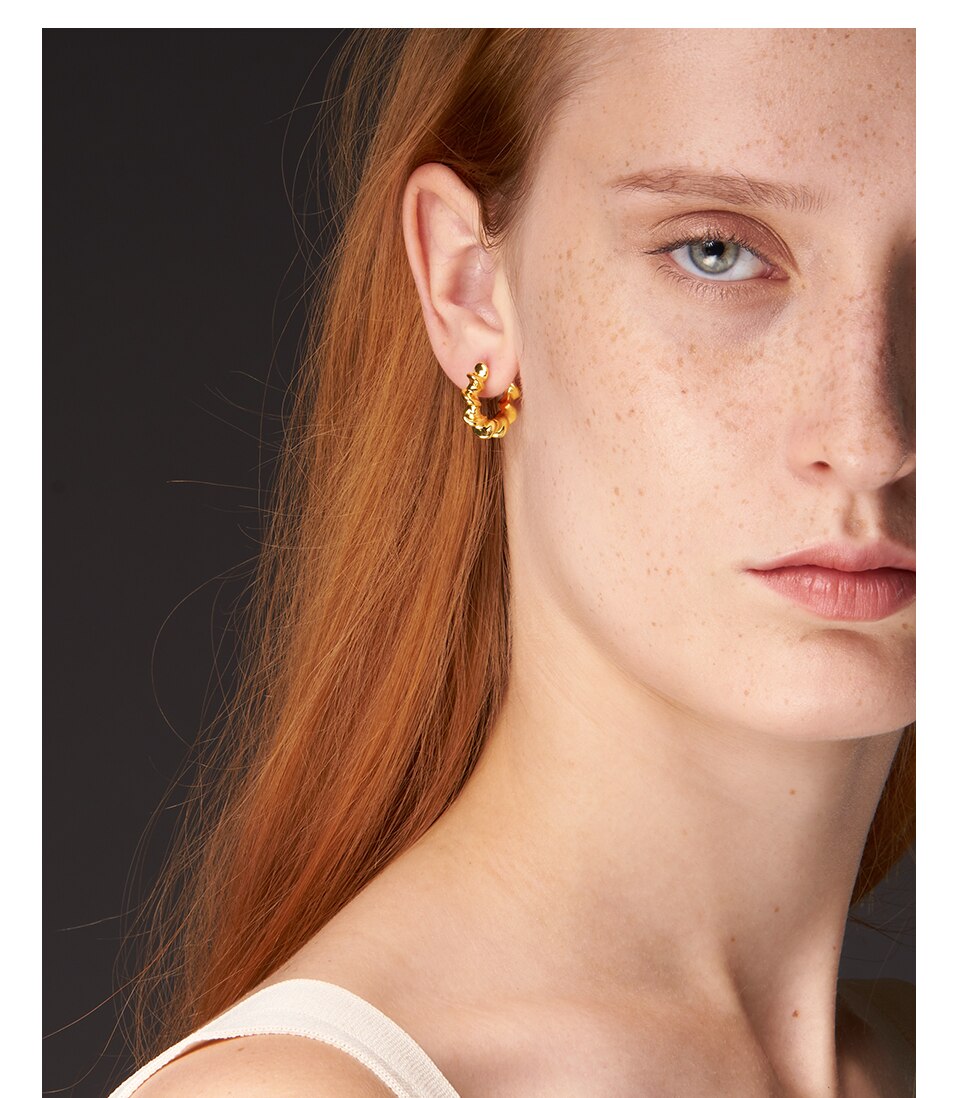 Victoria's Vogue Sun Flower Hoop Earrings For Women Gold Color Curved Sculptural Hoops Earings Fashion Jewelry Gifts Kolczyki