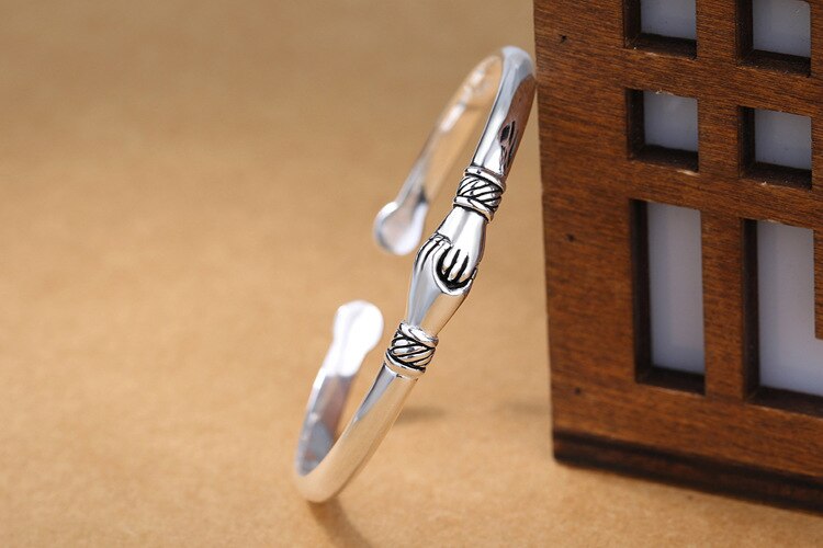 Victoria's Vogue New Retro Female 925 Sterling Silver Jewelry Bracelets Opening Handshake Creative Friendship Bangles Victoria's Vogue New Retro Female 925 Sterling Silver Jewelry Bracelets Opening Handshake Creative Friendship Bangles