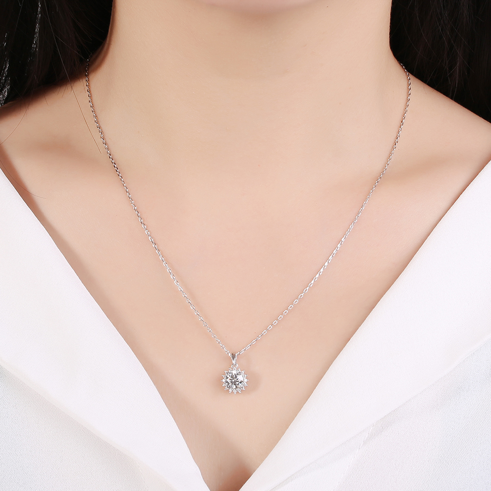 Victoria's Vogue 100% 925 Sterling Silver Necklace Women Luxury Sun Flower Moissanite Necklace Silver Wedding Pendant Necklace Jewelry Gift