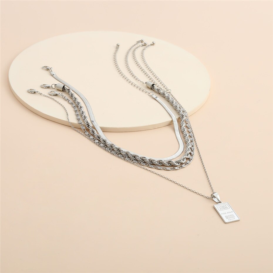 Victoria's Vogue 4Pcs/Set Multi Layer Twisted Metal Rope Chain Choker Necklace Vintage Carved Coin Portrait Pendant Necklaces Jewelry