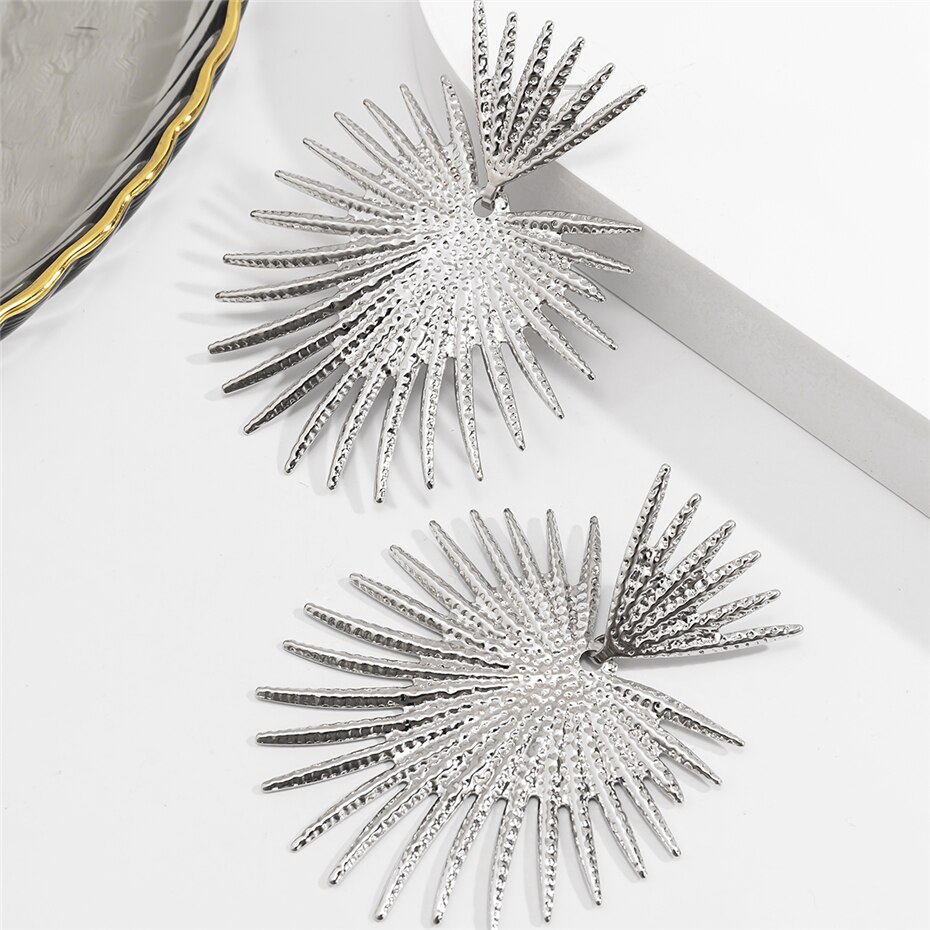 Victoria's Vogue Punk Exaggerated Geometric Irregular Iron Sheet Drop Dangle Earrings Retro Human Head Hanging Earrings Jewelry Gifts