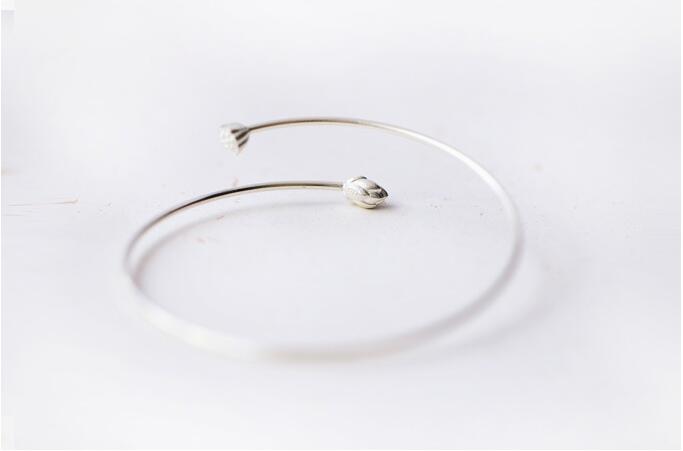 Victoria's Vogue New Fashion Creative 925 Sterling Silver Jewelry Lotus Flower Innovation Classic Open Bracelet Victoria's Vogue New Fashion Creative 925 Sterling Silver Jewelry Lotus Flower Innovation Classic Open Bracelet