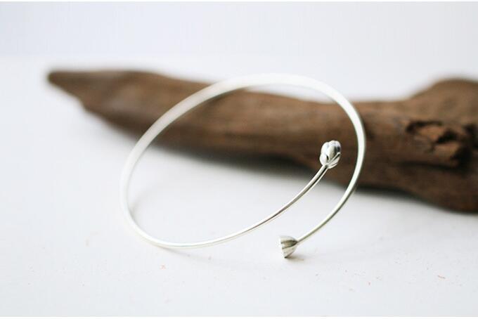 Victoria's Vogue New Fashion Creative 925 Sterling Silver Jewelry Lotus Flower Innovation Classic Open Bracelet Victoria's Vogue New Fashion Creative 925 Sterling Silver Jewelry Lotus Flower Innovation Classic Open Bracelet