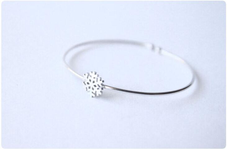 Victoria's Vogue 925 Sterling Silver Jewelry Fashion Simple And Beautiful Drawing Snowflake Anti-allergic Exquisite Bracelet
