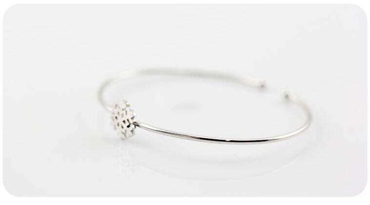 Victoria's Vogue 925 Sterling Silver Jewelry Fashion Simple And Beautiful Drawing Snowflake Anti-allergic Exquisite Bracelet