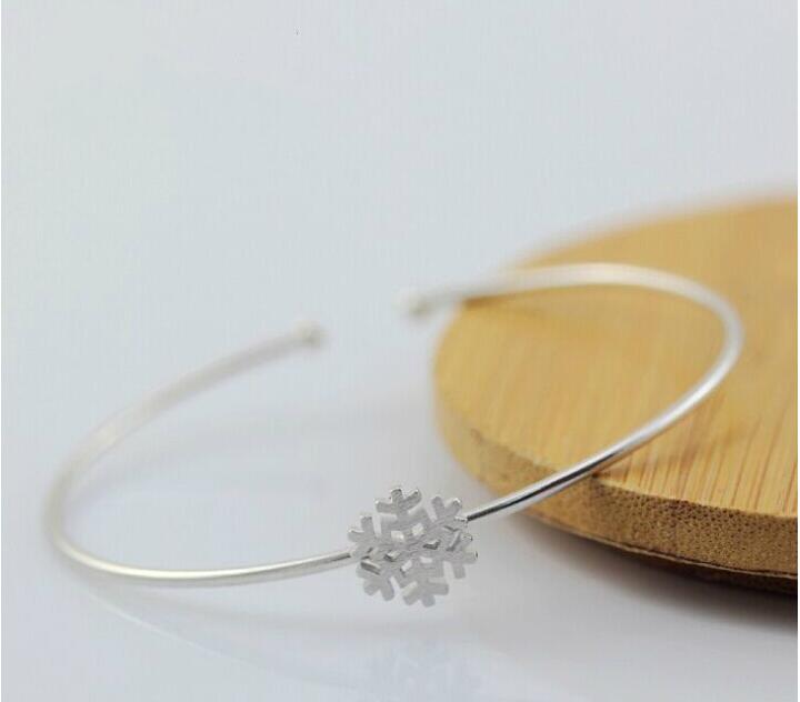 Victoria's Vogue 925 Sterling Silver Jewelry Fashion Simple And Beautiful Drawing Snowflake Anti-allergic Exquisite Bracelet