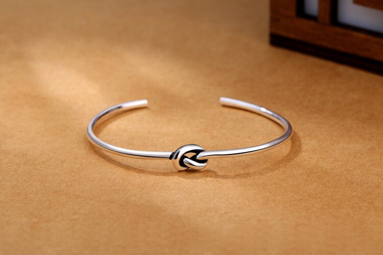 Victoria's Vogue New Fashion Popular 925 Sterling Silver Jewelry Bracelets Vintage Thai Silver Style Love Tie Braided Female Bangles
