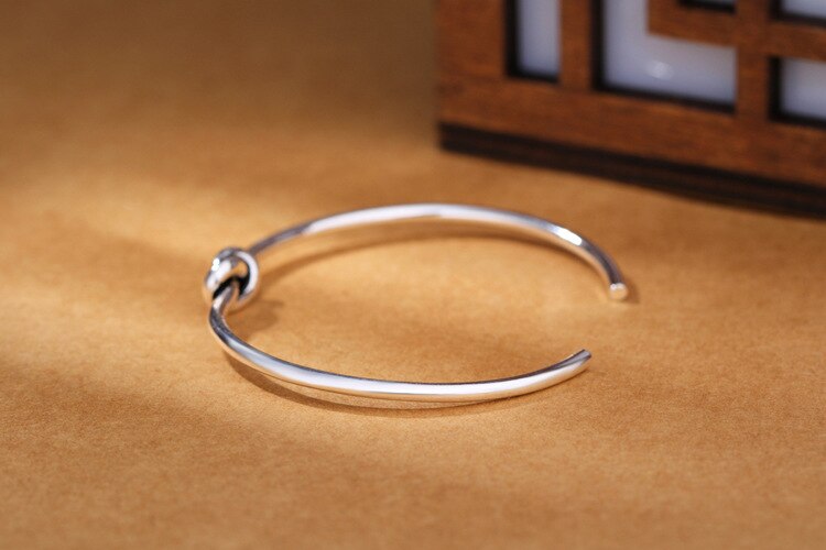Victoria's Vogue New Fashion Popular 925 Sterling Silver Jewelry Bracelets Vintage Thai Silver Style Love Tie Braided Female Bangles
