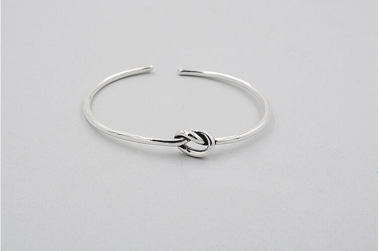 Victoria's Vogue New Fashion Popular 925 Sterling Silver Jewelry Bracelets Vintage Thai Silver Style Love Tie Braided Female Bangles