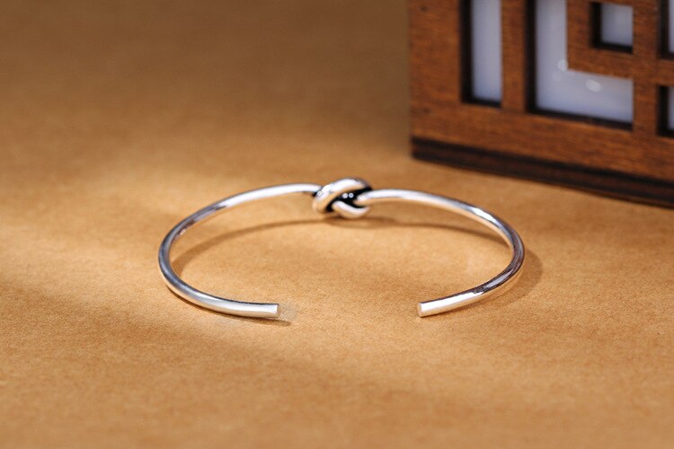 Victoria's Vogue New Fashion Popular 925 Sterling Silver Jewelry Bracelets Vintage Thai Silver Style Love Tie Braided Female Bangles
