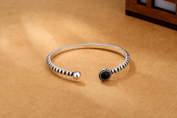 Victoria's Vogue New Arrival Retro 925 Sterling Silver Jewelry Bracelets Personality Round Black Gem Twist Wild Exquisite Bangles