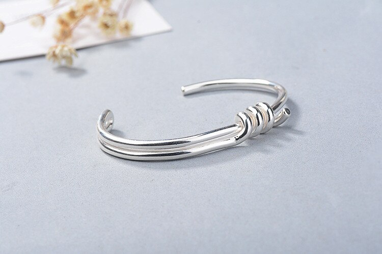 Victoria's Vogue New Fashion Simple Personality Twisted Rope Bracelets 925 Sterling Silver Jewelry Popular Smooth Knotted Bangles Victoria's Vogue New Fashion Simple Personality Twisted Rope Bracelets 925 Sterling Silver Jewelry Popular Smooth Knotted Bangles