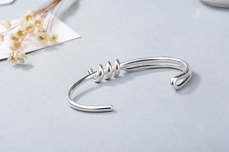 Victoria's Vogue New Fashion Simple Personality Twisted Rope Bracelets 925 Sterling Silver Jewelry Popular Smooth Knotted Bangles Victoria's Vogue New Fashion Simple Personality Twisted Rope Bracelets 925 Sterling Silver Jewelry Popular Smooth Knotted Bangles