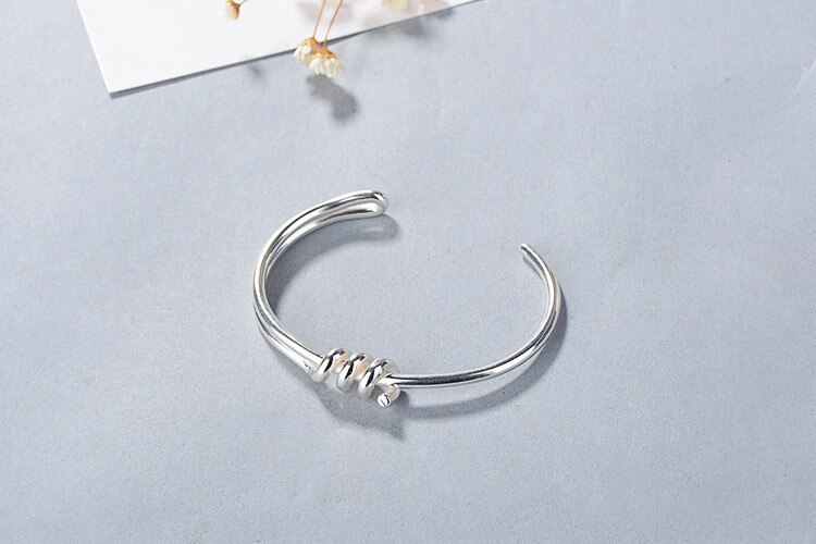 Victoria's Vogue New Fashion Simple Personality Twisted Rope Bracelets 925 Sterling Silver Jewelry Popular Smooth Knotted Bangles Victoria's Vogue New Fashion Simple Personality Twisted Rope Bracelets 925 Sterling Silver Jewelry Popular Smooth Knotted Bangles