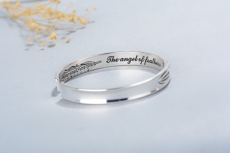 Victoria's Vogue New Exquisite Fashion Sweet Feather Bracelets 925 Sterling Silver Jewelry Personality Letter Couples Opening Rings Victoria's Vogue New Exquisite Fashion Sweet Feather Bracelets 925 Sterling Silver Jewelry Personality Letter Couples Opening Rings