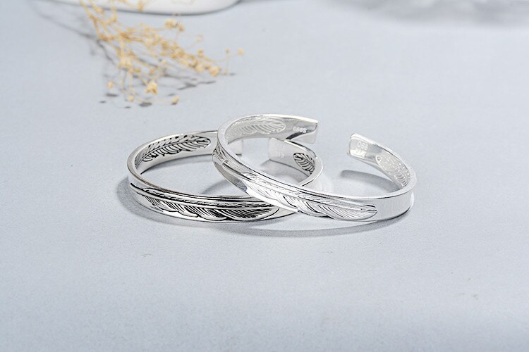 Victoria's Vogue New Exquisite Fashion Sweet Feather Bracelets 925 Sterling Silver Jewelry Personality Letter Couples Opening Rings Victoria's Vogue New Exquisite Fashion Sweet Feather Bracelets 925 Sterling Silver Jewelry Personality Letter Couples Opening Rings