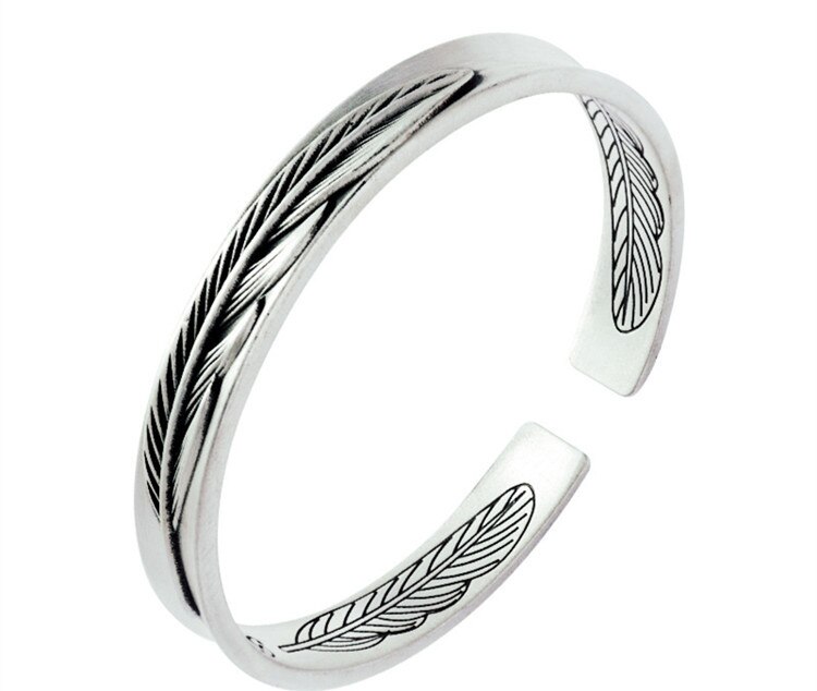 Victoria's Vogue New Exquisite Fashion Sweet Feather Bracelets 925 Sterling Silver Jewelry Personality Letter Couples Opening Rings Victoria's Vogue New Exquisite Fashion Sweet Feather Bracelets 925 Sterling Silver Jewelry Personality Letter Couples Opening Rings