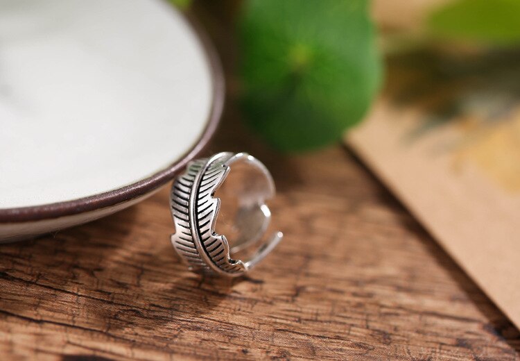 Victoria's Vogue New Retro Personality Fashion 925 Sterling Silver Jewelry Atmosphere Vintage Feather Leaf Opening Rings Victoria's Vogue New Retro Personality Fashion 925 Sterling Silver Jewelry Atmosphere Vintage Feather Leaf Opening Rings