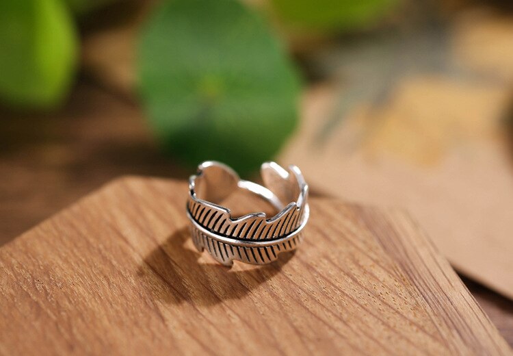 Victoria's Vogue New Retro Personality Fashion 925 Sterling Silver Jewelry Atmosphere Vintage Feather Leaf Opening Rings Victoria's Vogue New Retro Personality Fashion 925 Sterling Silver Jewelry Atmosphere Vintage Feather Leaf Opening Rings