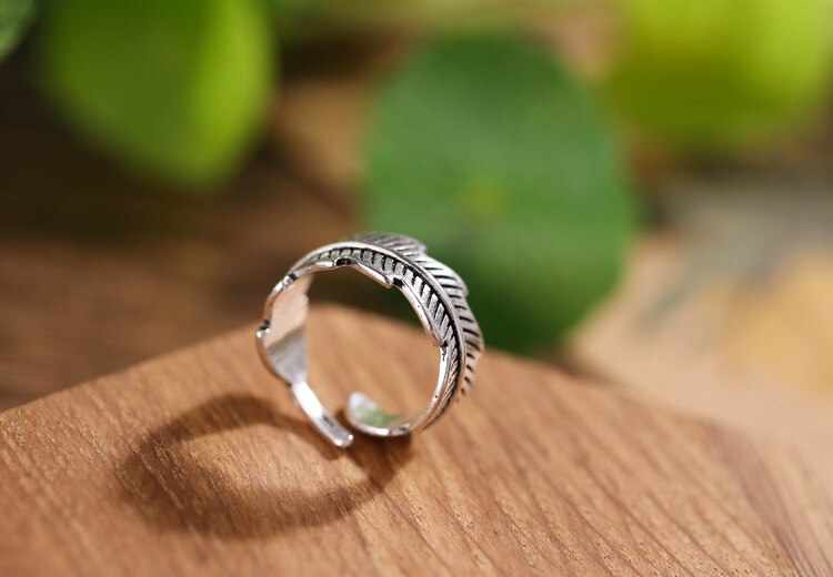 Victoria's Vogue New Retro Personality Fashion 925 Sterling Silver Jewelry Atmosphere Vintage Feather Leaf Opening Rings Victoria's Vogue New Retro Personality Fashion 925 Sterling Silver Jewelry Atmosphere Vintage Feather Leaf Opening Rings