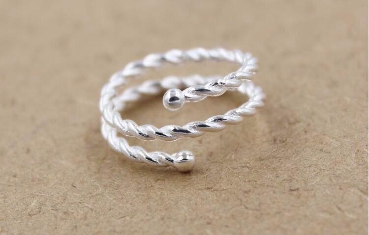Victoria's Vogue New Fashion Anti-allergic 925 Sterling Silver Jewelry Not Allergic Beautiful Fresh And Simple Twisted Personality Rings