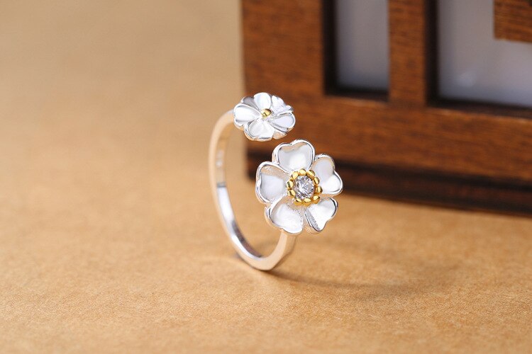 Victoria's Vogue New Temperament Beautiful Flower 925 Sterling Silver Jewelry Fashion Personality Popular Crystal Opening Rings Victoria's Vogue New Temperament Beautiful Flower 925 Sterling Silver Jewelry Fashion Personality Popular Crystal Opening Rings
