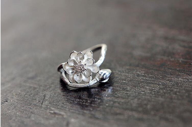 Victoria's Vogue New Original Fine White Lotus Flower 925 Sterling Silver Jewelry Branch Opening Ring Fashion For Women Victoria's Vogue New Original Fine White Lotus Flower 925 Sterling Silver Jewelry Branch Opening Ring Fashion For Women