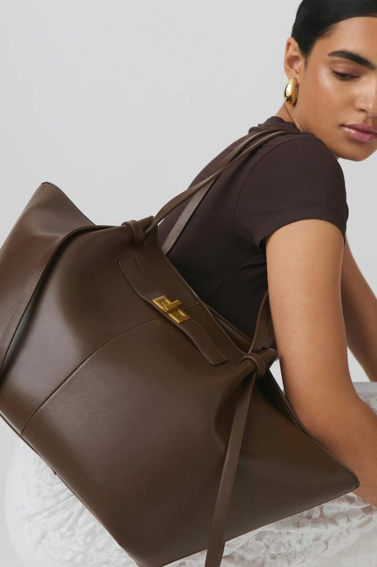 Victoria's Vogue Fashion Large Capacity Trapeze Bag Designer Chic Lock Women Shoulder Bags Luxury Pu Leather Handbags Trend Underarm Bag 2025