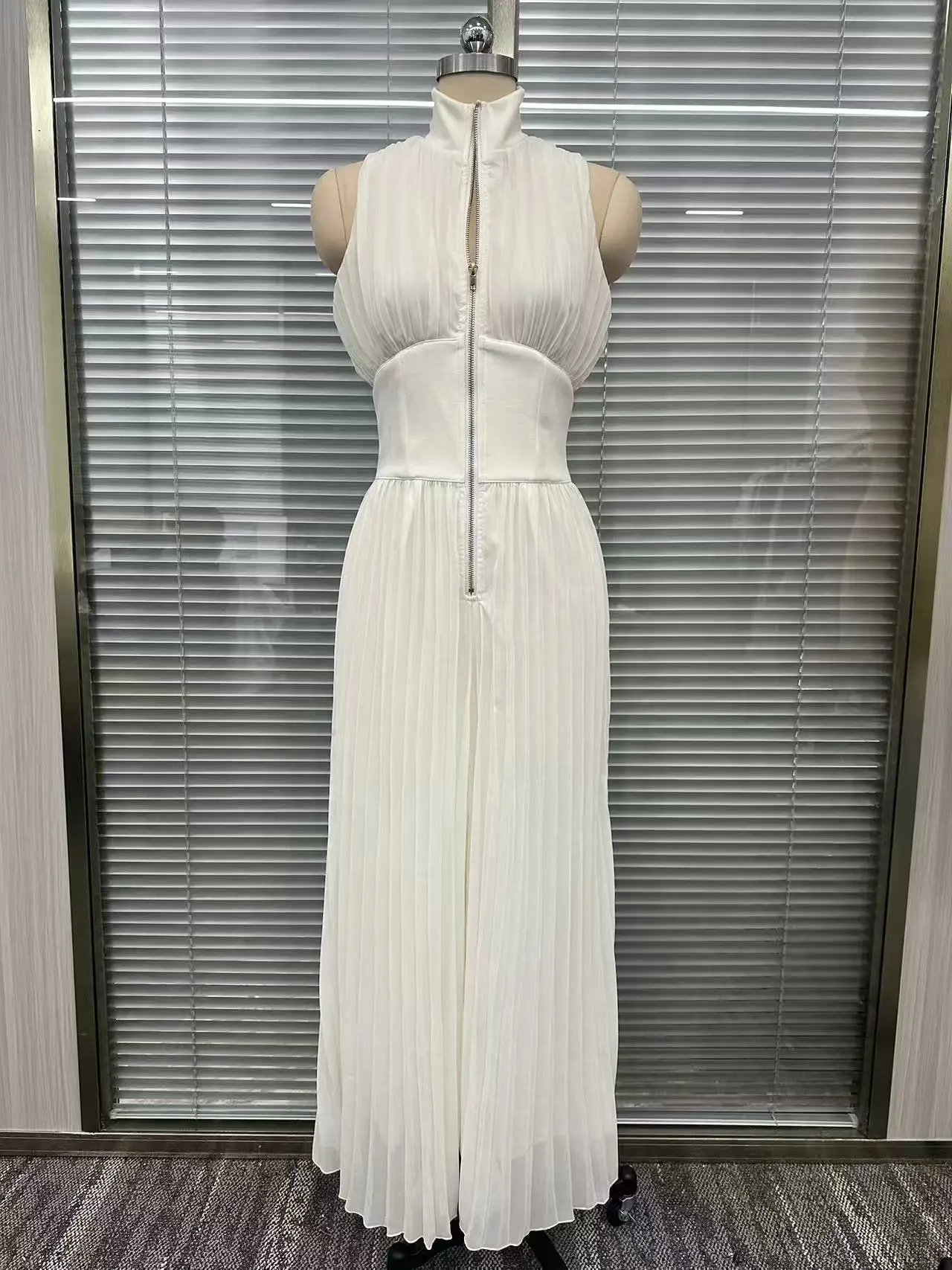 Victoria'S Vogue Sexy Deep V Neck Hollow Zip Jumpsuit Women's Spring Solid High Waist Wide Leg Romper Summer Sleeveless Pleated Vacation Overalls