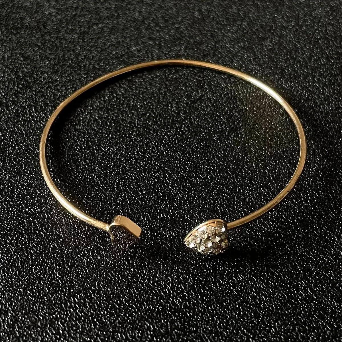 Victoria'S Vogue Women's Cute Elegant Heart and Bowknot Cuff Bracelet Bangles Crystal Charming Accessory Rotatable Fine Wrist Jewelry