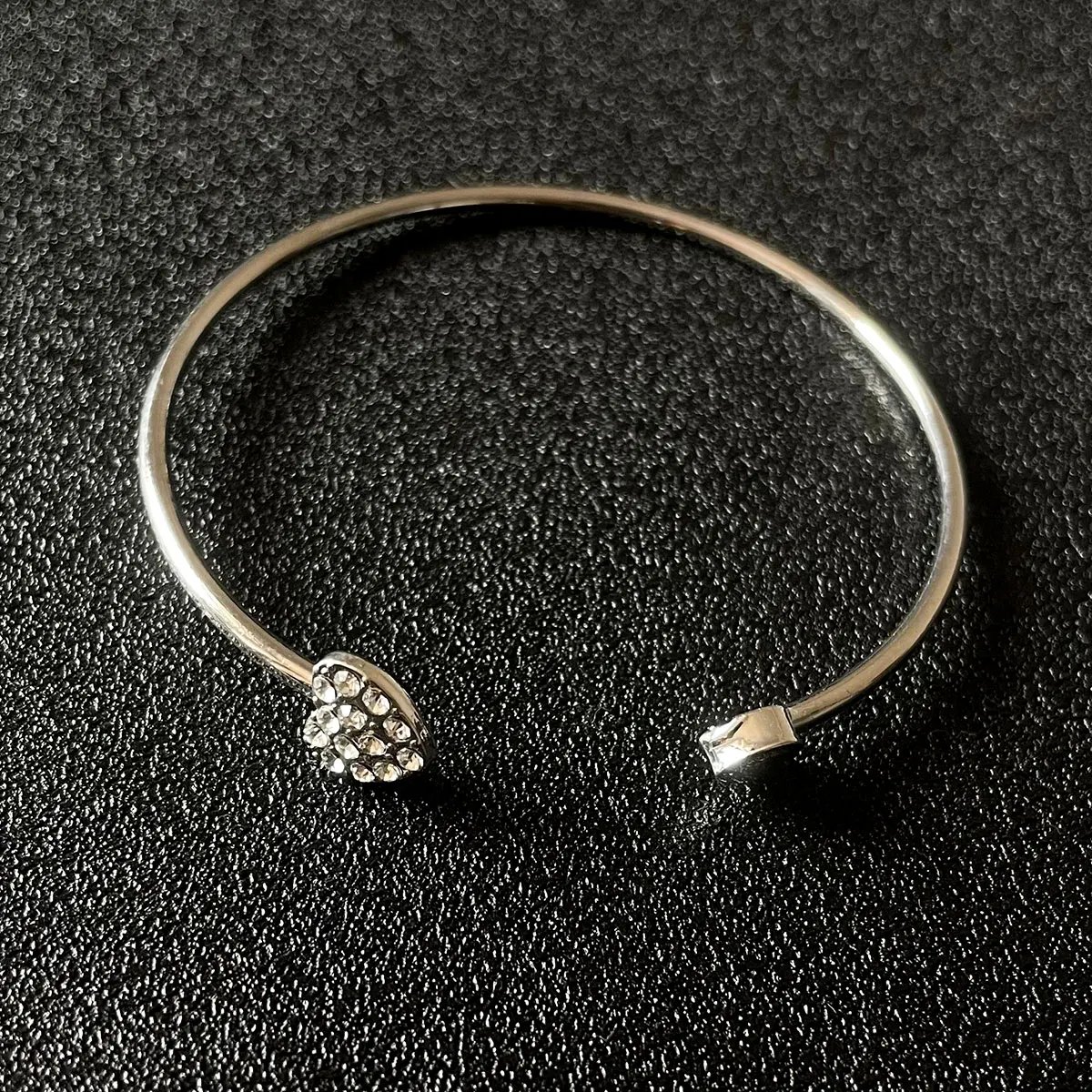 Victoria'S Vogue Women's Cute Elegant Heart and Bowknot Cuff Bracelet Bangles Crystal Charming Accessory Rotatable Fine Wrist Jewelry