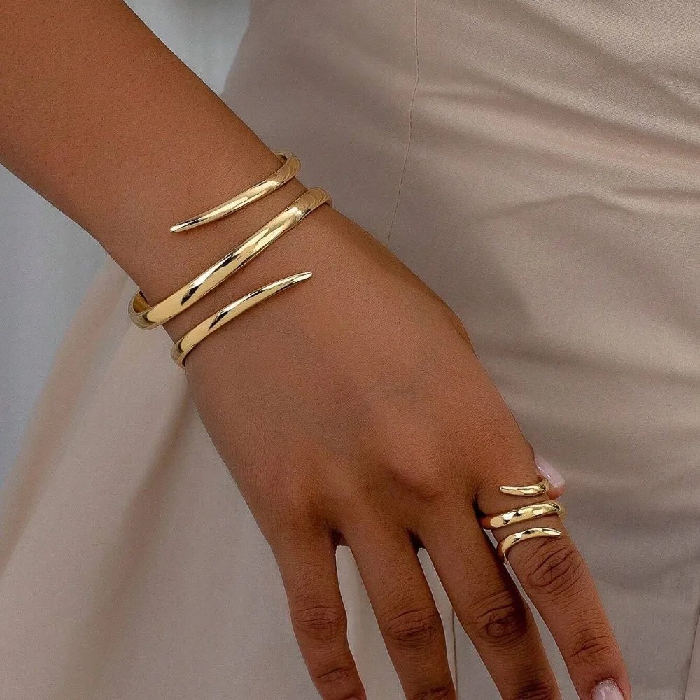 Victoria's Vogue European and American Thick Bracelet and Ring Jewelry Set for Women Gold Color Geometric Line Bracelet Ring Combination Set Gift