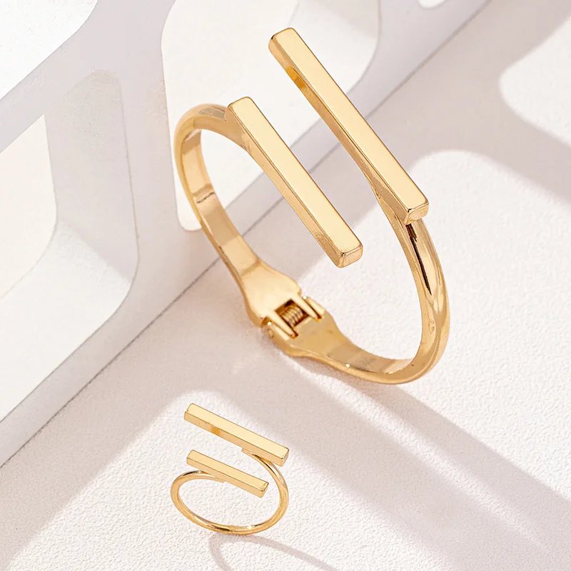 Victoria's Vogue 2pcs New Fashion Simple Design Geometric Open Bracelet Ring Set, Women's Personalized Trend Holiday Party Accessories Gifts