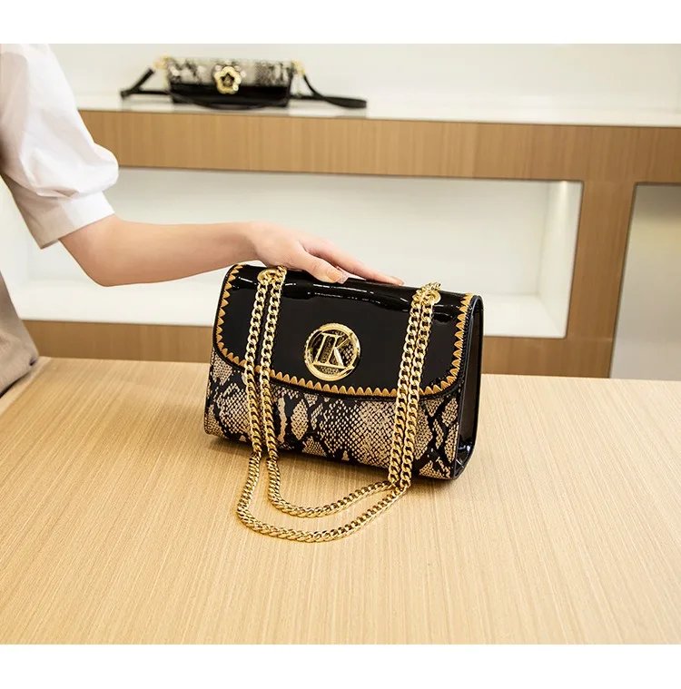 Victoria's Vogue r Direct Sale Fashion Versatile High-End Snake Print Glossy Leather Single Shoulder Crossbody Chain Bag