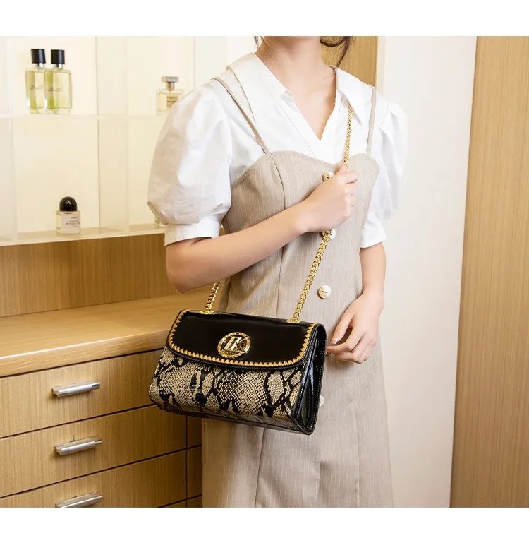 Victoria's Vogue r Direct Sale Fashion Versatile High-End Snake Print Glossy Leather Single Shoulder Crossbody Chain Bag