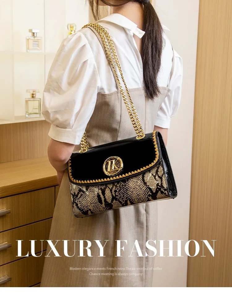 Victoria's Vogue r Direct Sale Fashion Versatile High-End Snake Print Glossy Leather Single Shoulder Crossbody Chain Bag
