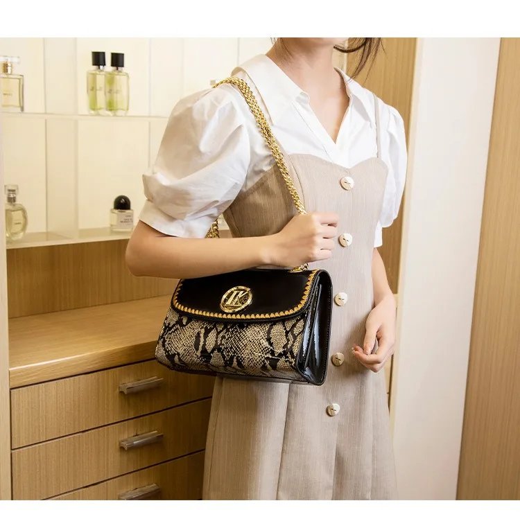 Victoria's Vogue r Direct Sale Fashion Versatile High-End Snake Print Glossy Leather Single Shoulder Crossbody Chain Bag