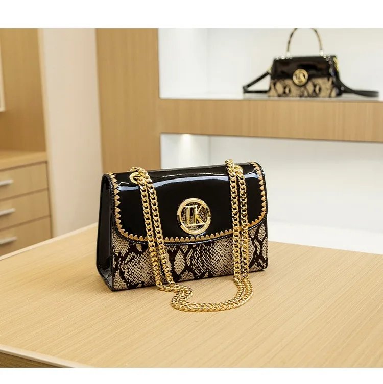 Victoria's Vogue r Direct Sale Fashion Versatile High-End Snake Print Glossy Leather Single Shoulder Crossbody Chain Bag